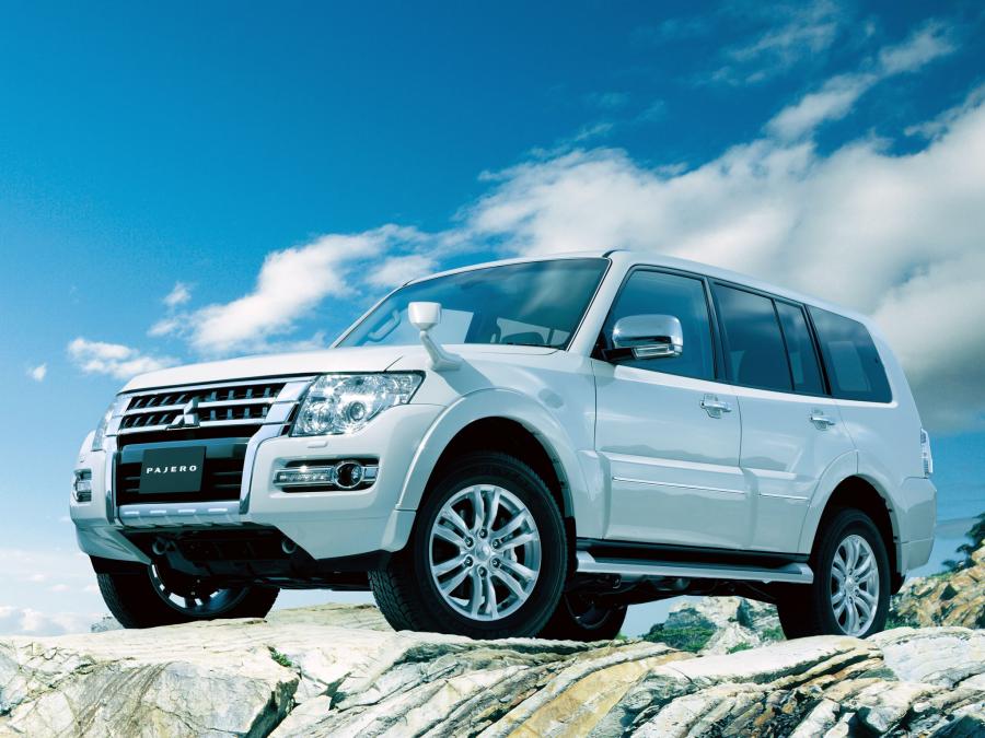 Mitsubishi Pajero 5-Door 2014 года  (JP) (фото 4 из 23)